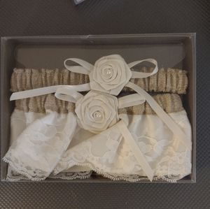 New burlap garter